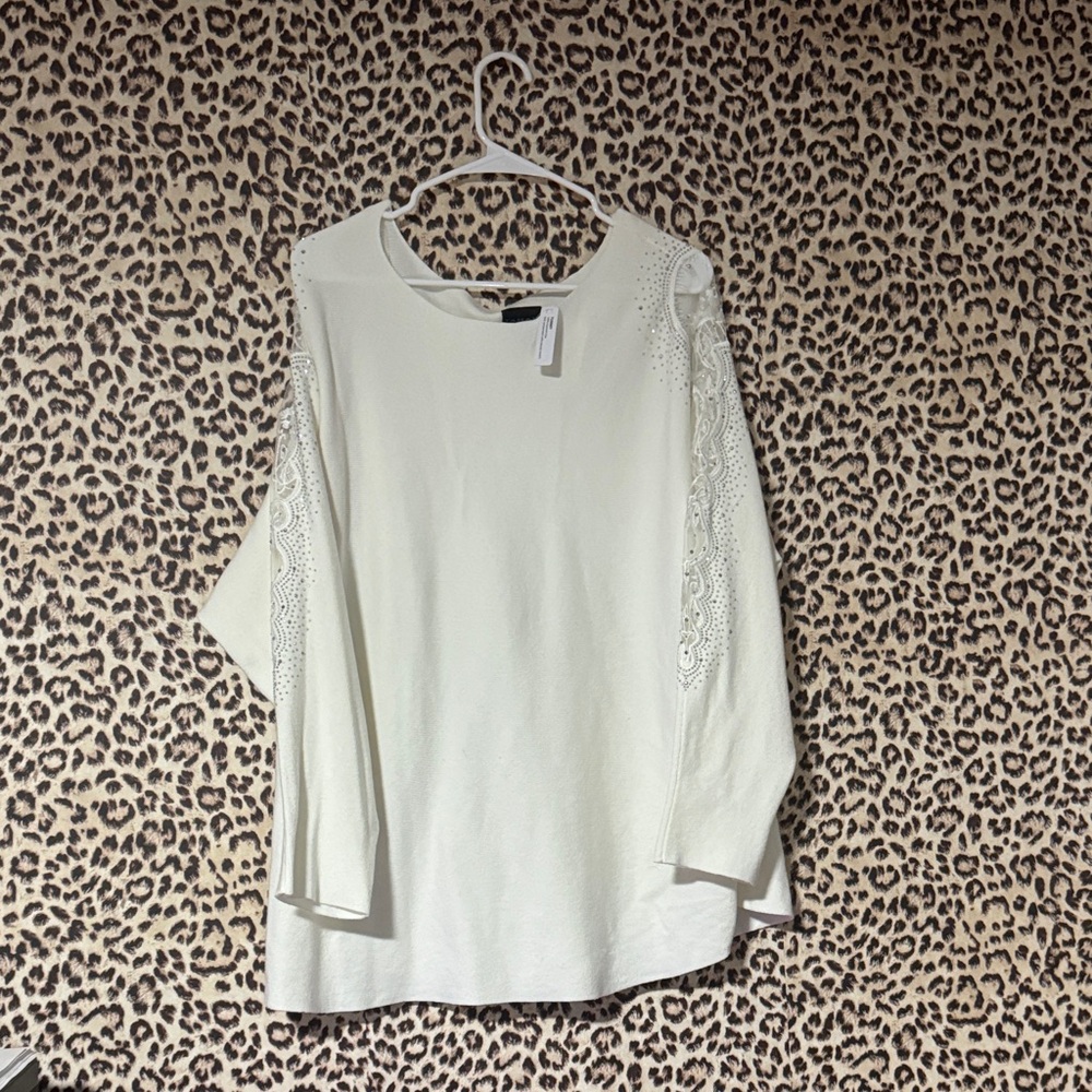 Women’s Sweater!